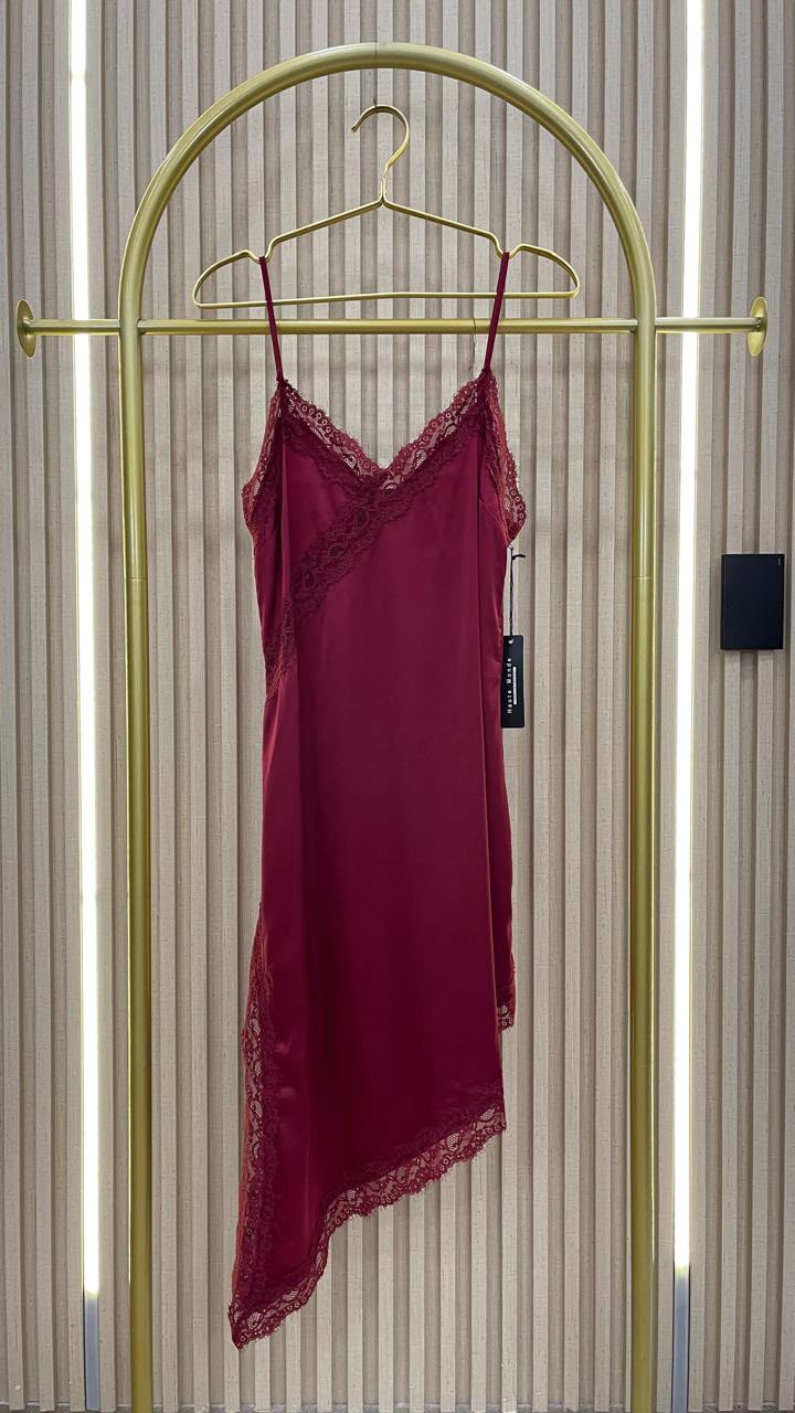 BLUSA SATIN CON ENCAJE LARGA