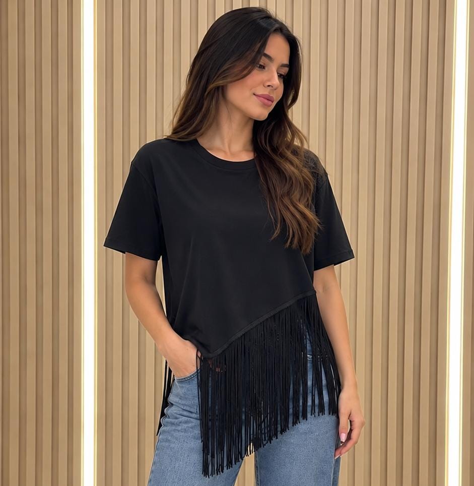 PLAYERA NEGRA FLECOS